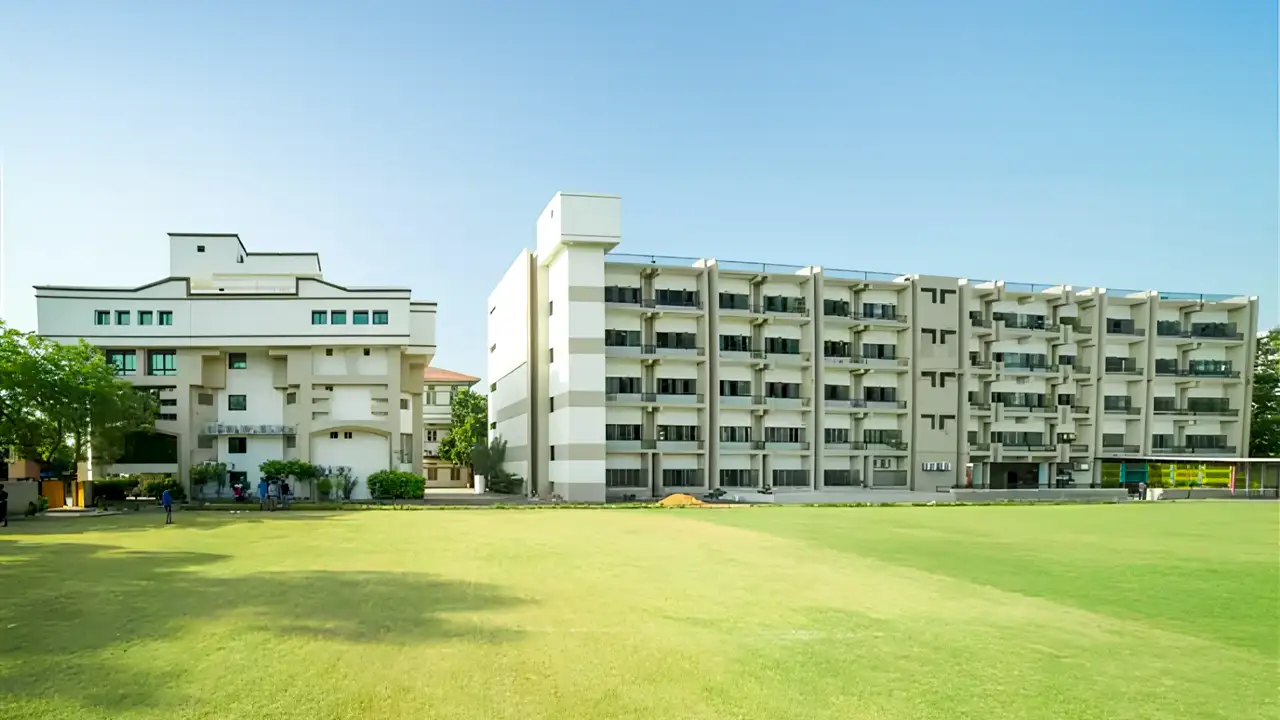 GLS UNIVERSITY Banner