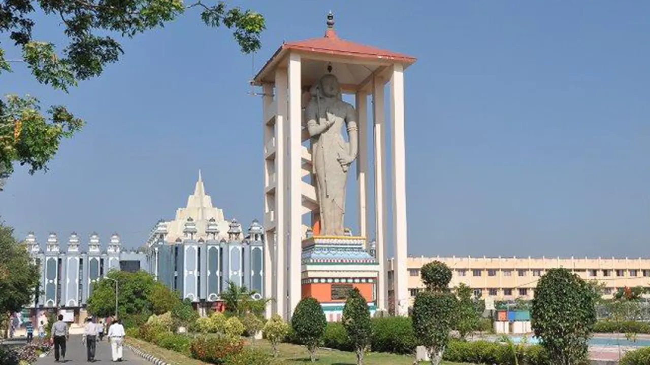 sri chandrasekharendra saraswathi viswa mahavidyalaya banner